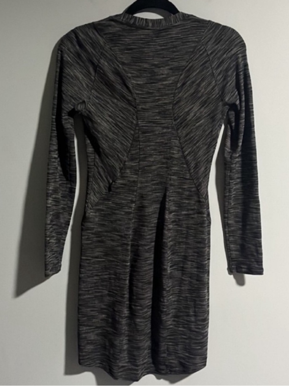 Lululemon &go Where-To Dress *Long Sleeve - Picture 4 of 6